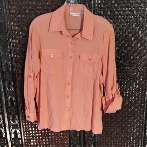 Lightweight Peach Button-Front Utility Shirt Med Crinkled Flower Hi Low Sleeves